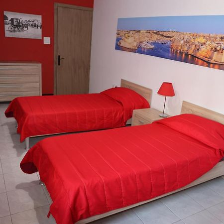 Very Bright Well Kept Apartment Marsaskala Bagian luar foto