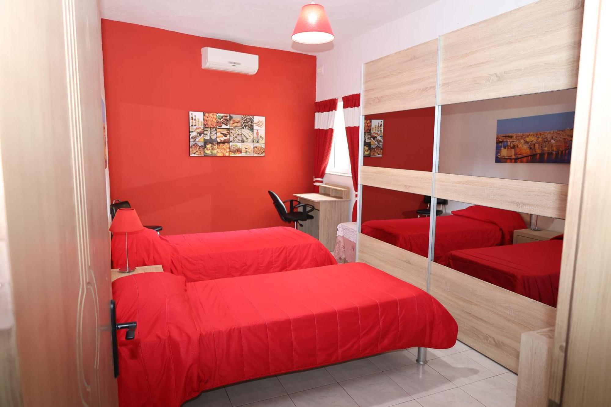 Very Bright Well Kept Apartment Marsaskala Bagian luar foto